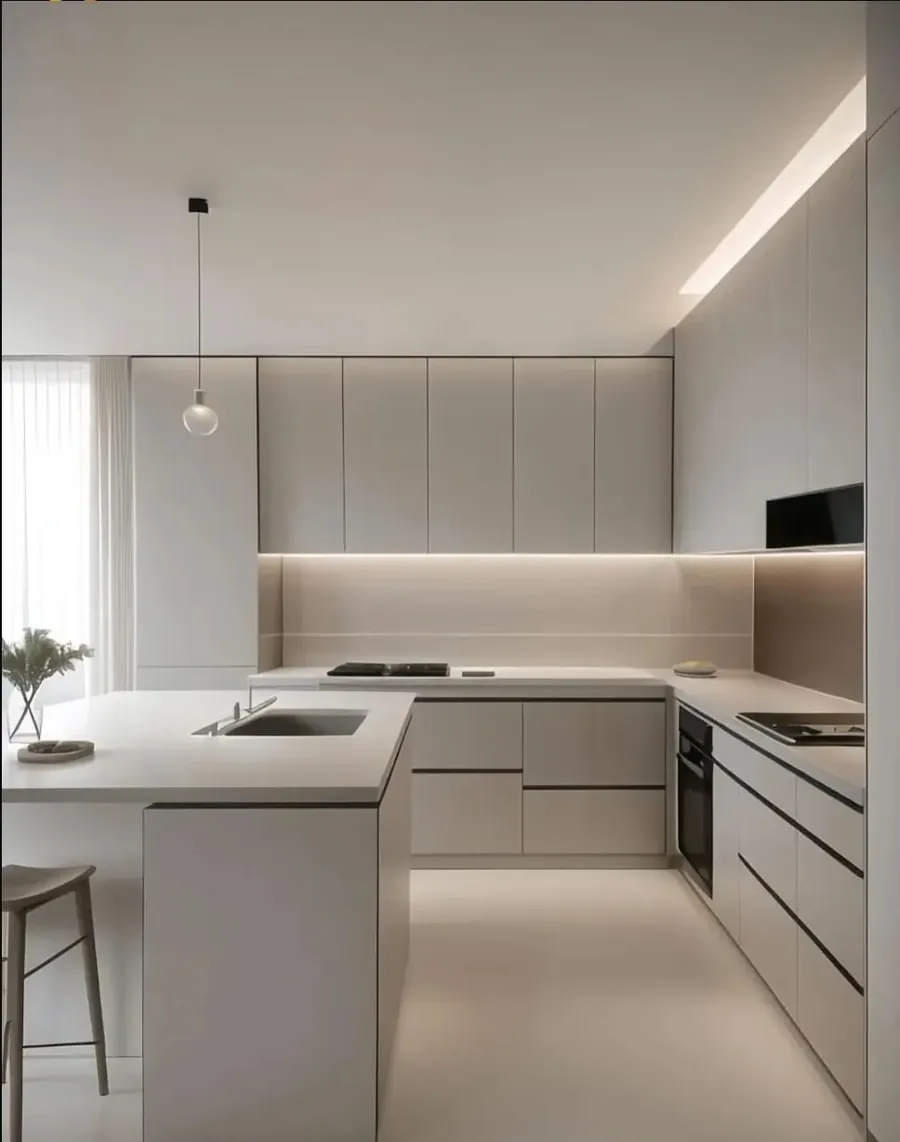 Kitchen & dining: image 11 of 14